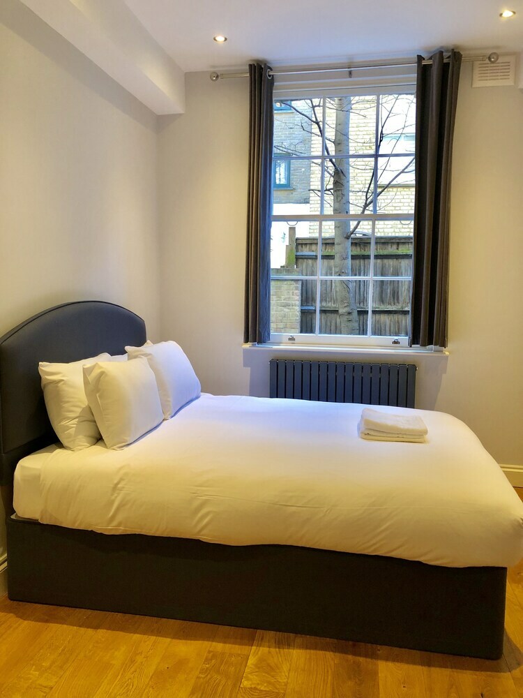 Claverton Street Apartment