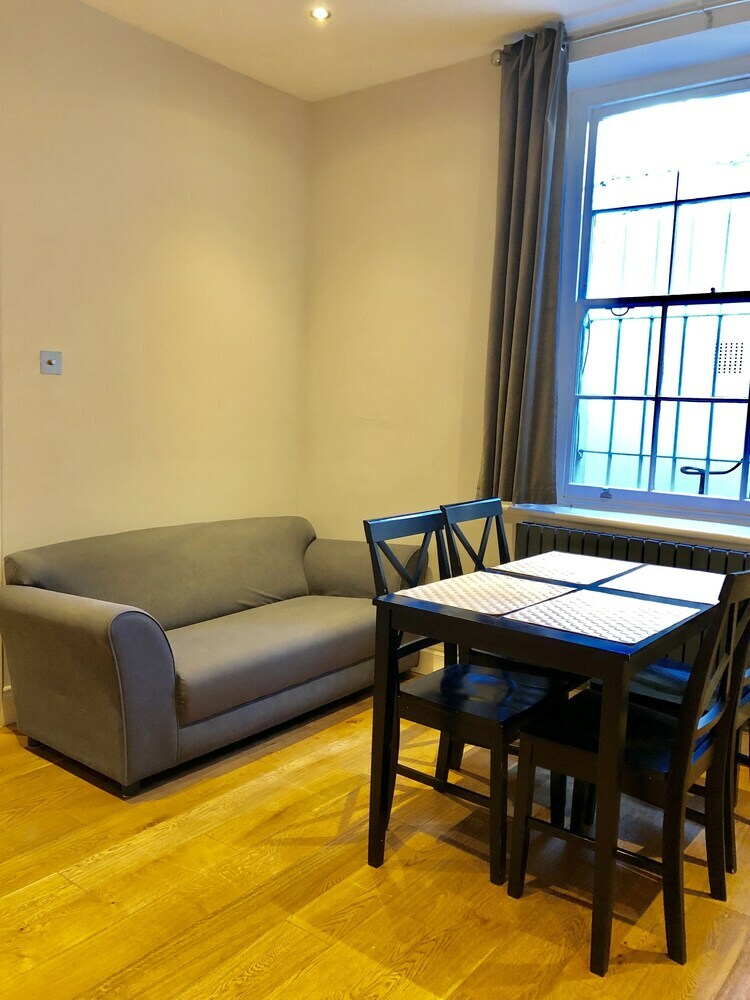 Claverton Street Apartment