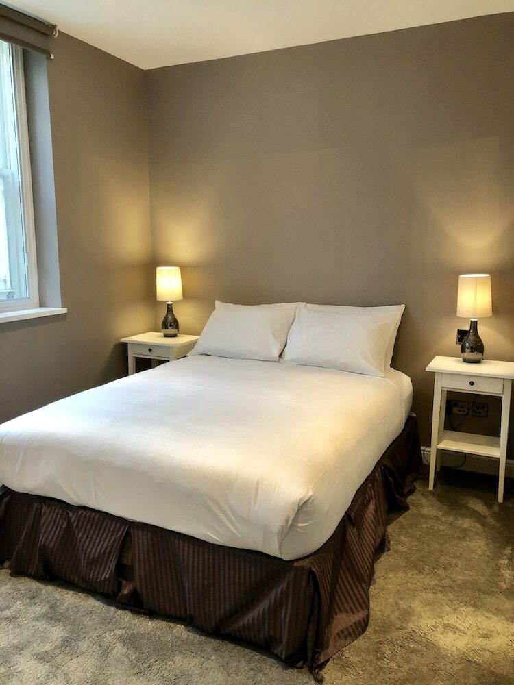 Claverton Street Apartment