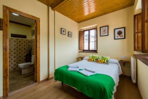 Hostal Pe�a Santa