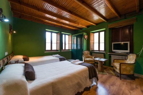 Hostal Pe�a Santa