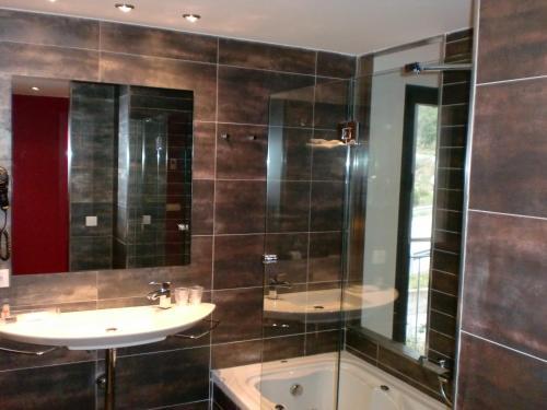 Hostal Restaurante Y Alojamiento Can Mach