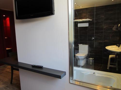 Hostal Restaurante Y Alojamiento Can Mach