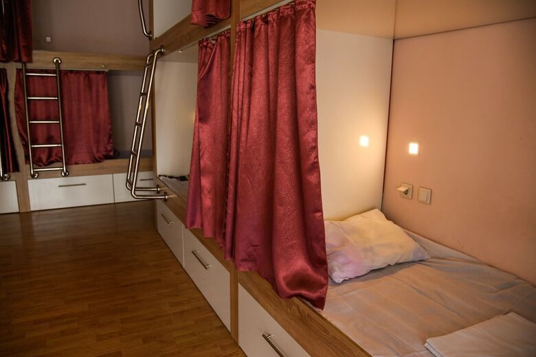 Hostal Parasat Hostel