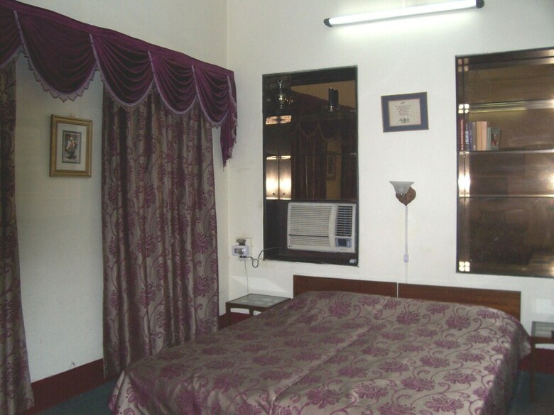 Hotel Blue Chip Guest House Kolkata