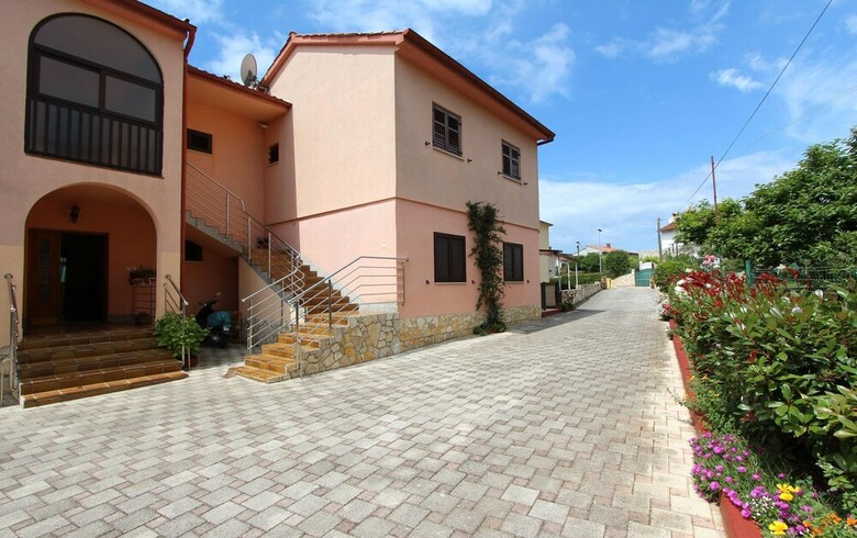 Apartments Rozi
