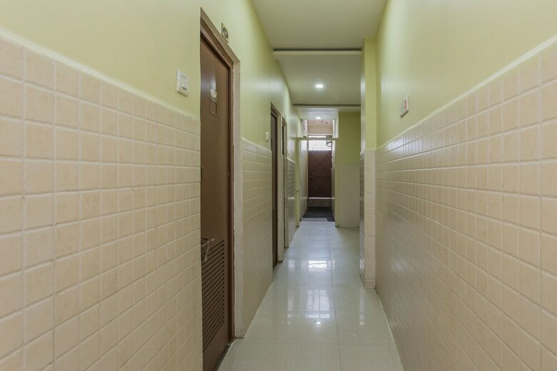 Oyo 17161 Hotel Mahalaxmi