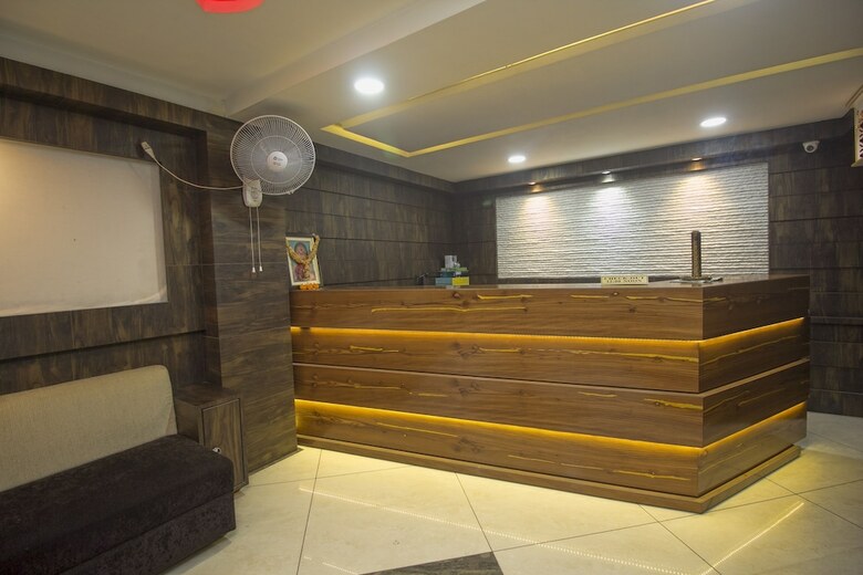 Oyo 25007 Hotel Royal Garden