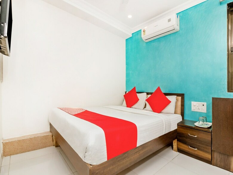 Oyo 24416 The United Hotel