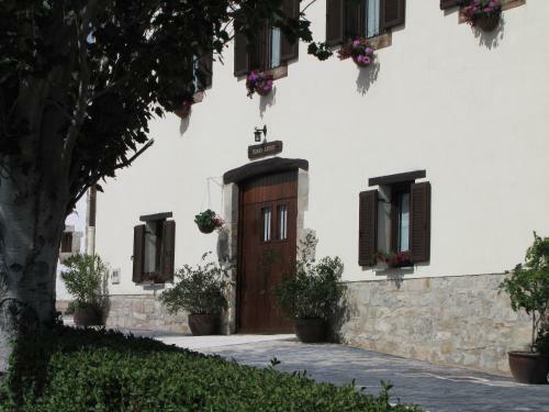 Hostal Rural Huartearena