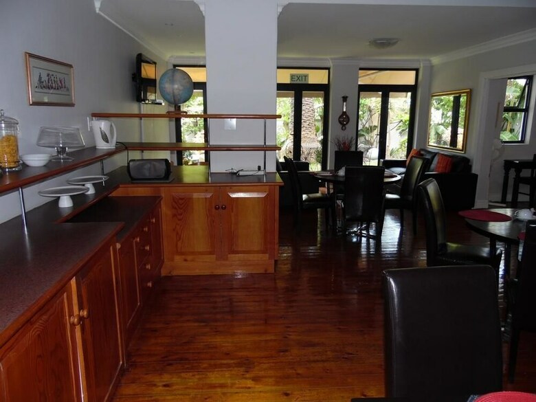 Hotel Albatross Guest House