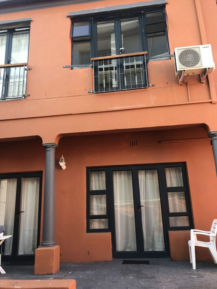 Hotel Albatross Guest House
