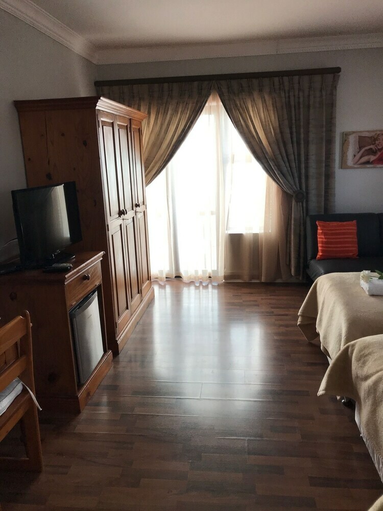Hotel Albatross Guest House
