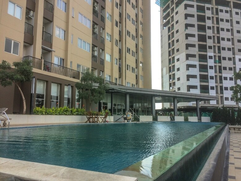Super Luxury Studio Room The Oasis Apartment Cikarang