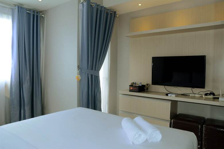 Strategic Studio Apartment The Oasis Near Bekasi