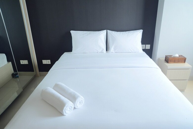Strategic Studio Apartment The Oasis Near Bekasi