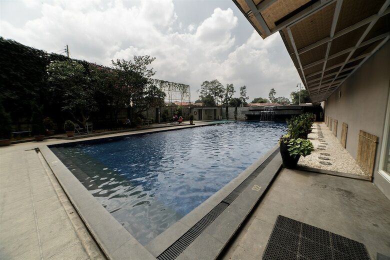 2br Galeri Ciumbuleuit Apartment With Private Bathtub