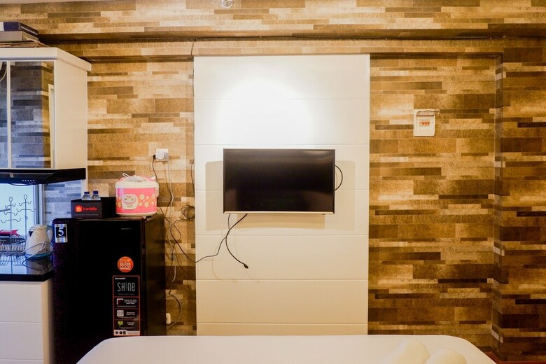 Minimalist Comfy Studio Apartment At Educity Pakuwon