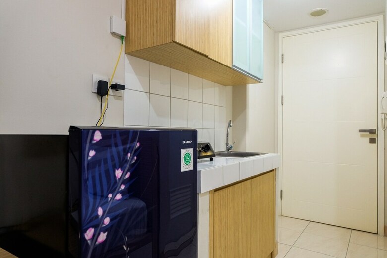 Best Price Studio At The Springlake Apartment