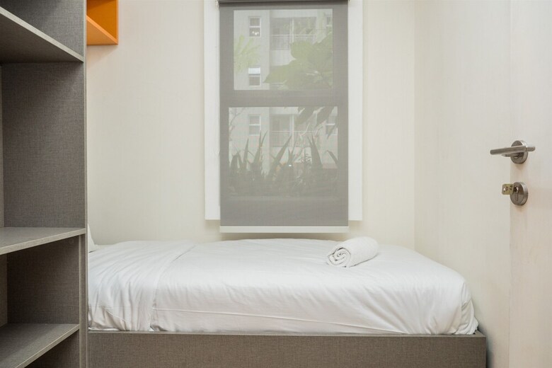 Modern 2br Apartment At Parahyangan Residence