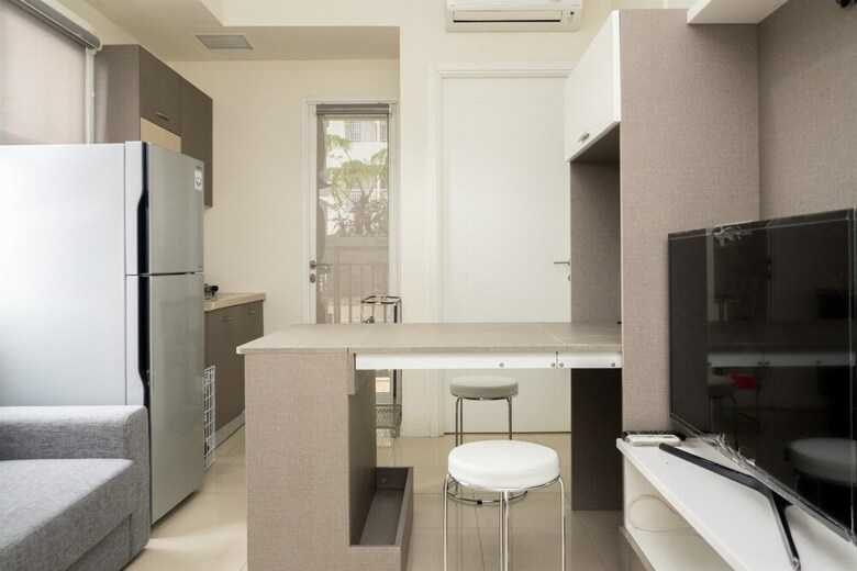Modern 2br Apartment At Parahyangan Residence