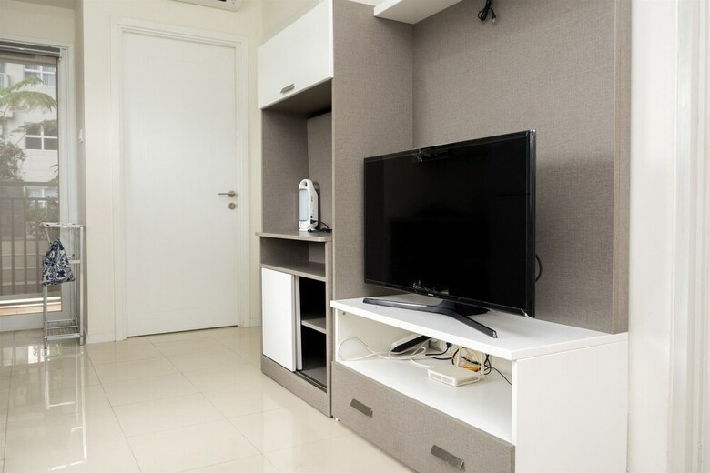 Modern 2br Apartment At Parahyangan Residence