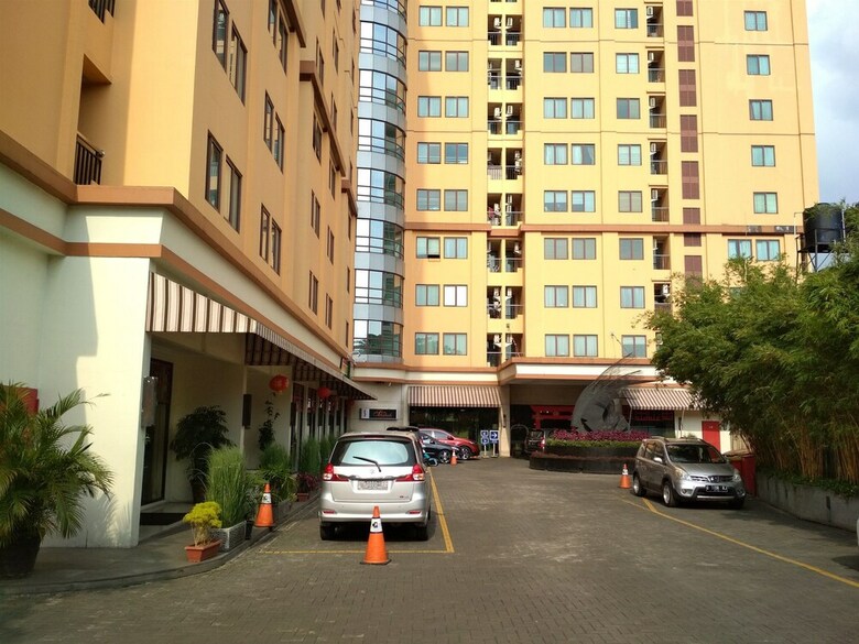 Spacious Studio Room At Grand Setiabudi Apartment