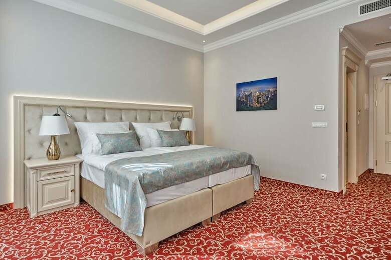 Golden Key Boutique Hotel