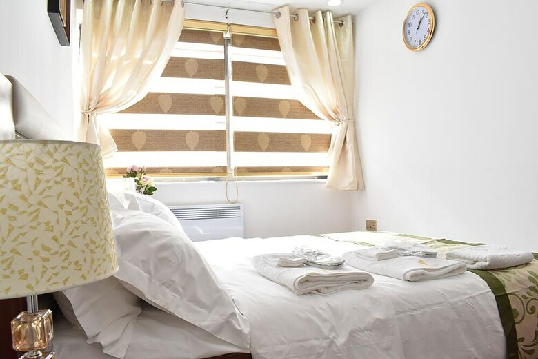 Queen Stay Apartments