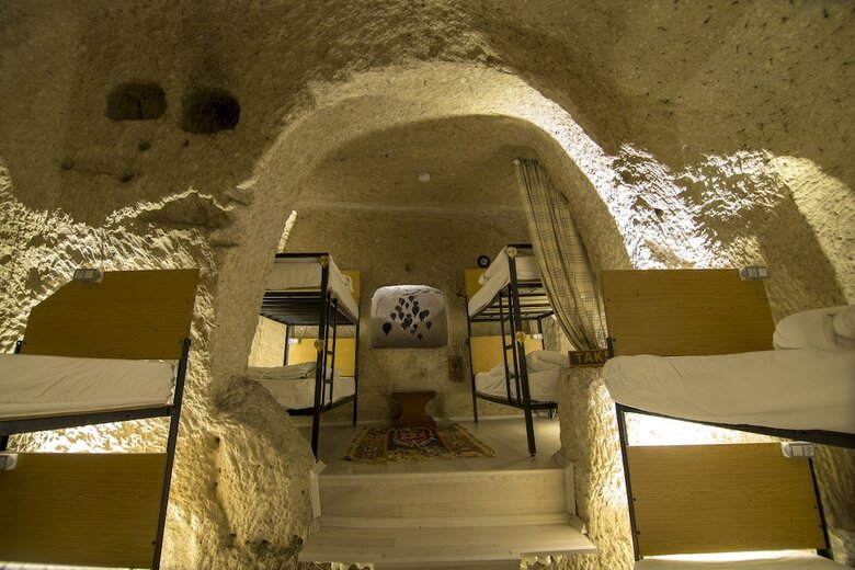 Hostal Kamelya Cave Hostel - Adults Only