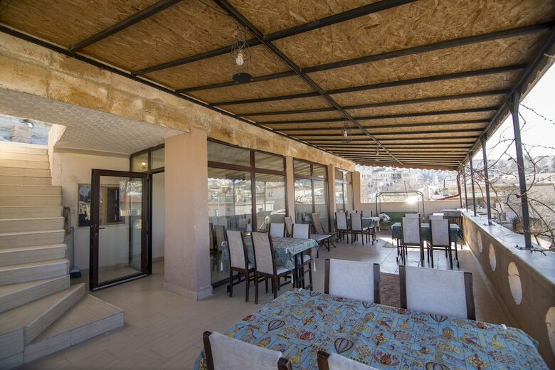 Hostal Kamelya Cave Hostel - Adults Only