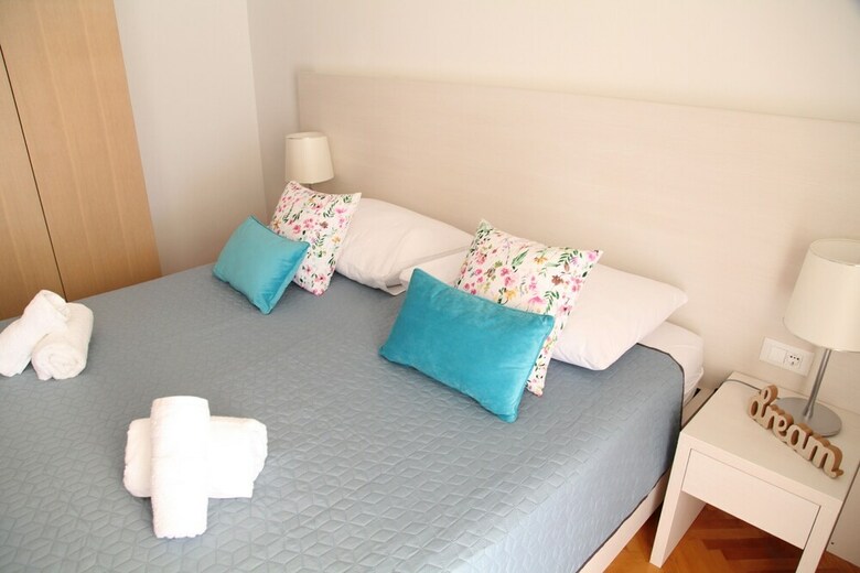 Apartments Brodarica Center