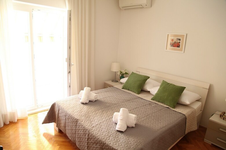 Apartments Brodarica Center