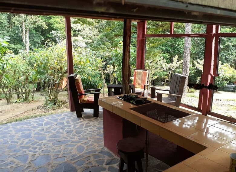 Cabana Vanilla Jungle Lodge - Bed & Breakfast
