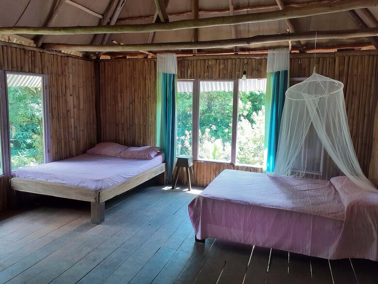 Cabana Vanilla Jungle Lodge - Bed & Breakfast
