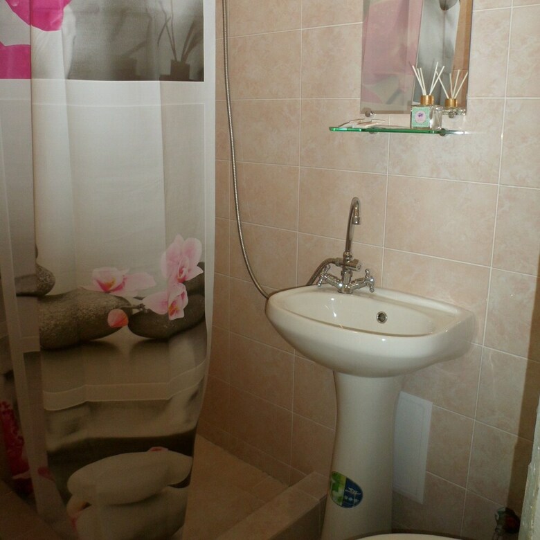 Hotel Guest House Arev
