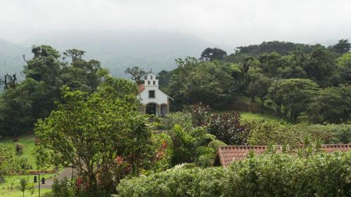 Villa Blanca Cloud Forest Hotel & Nature Reserve