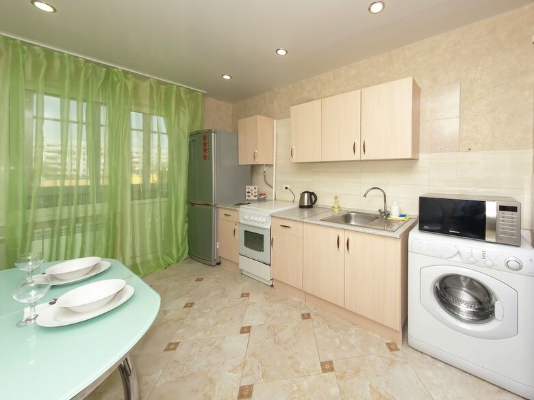 Apartment On Bratyev Zhabrovykh 7