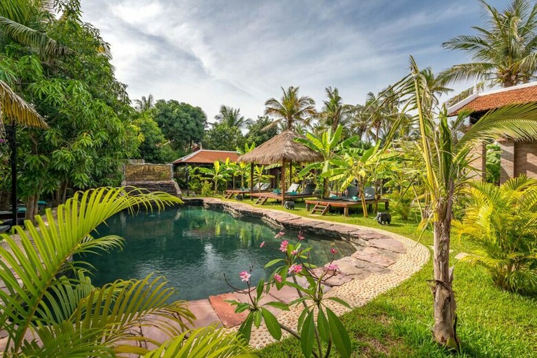 Hotel Authentic Khmer Village Resort