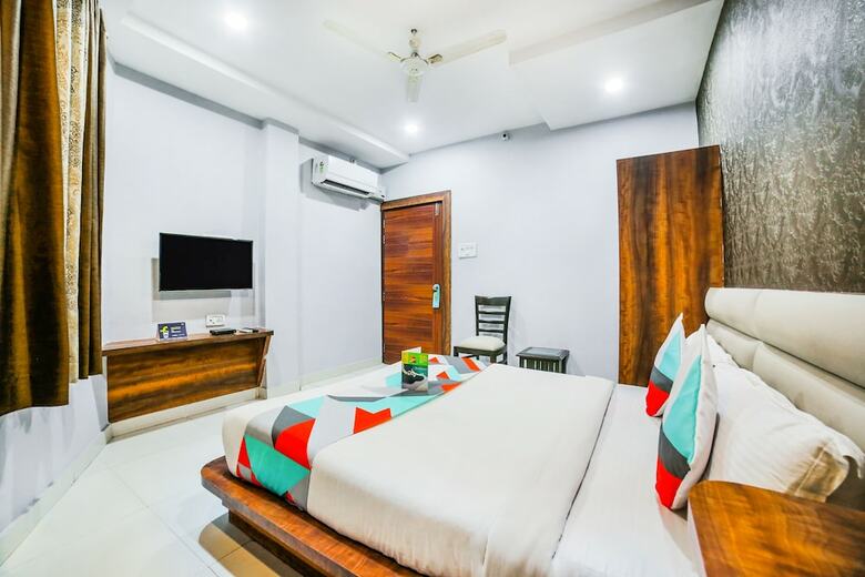 Fabhotel Golden Village