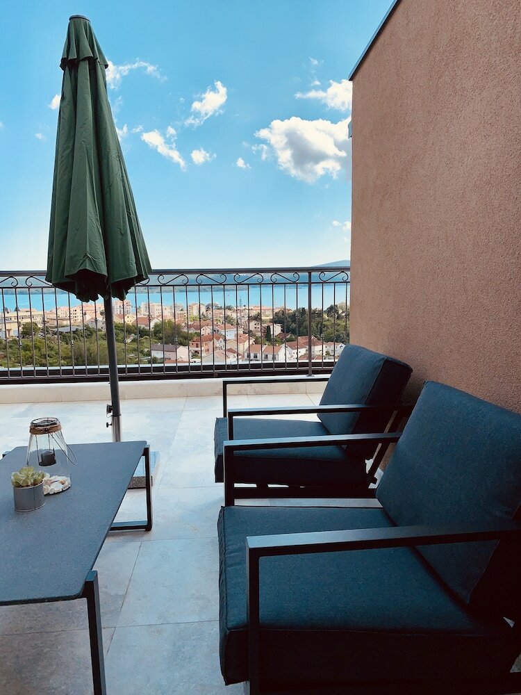 Apartamentos Golden Eagle