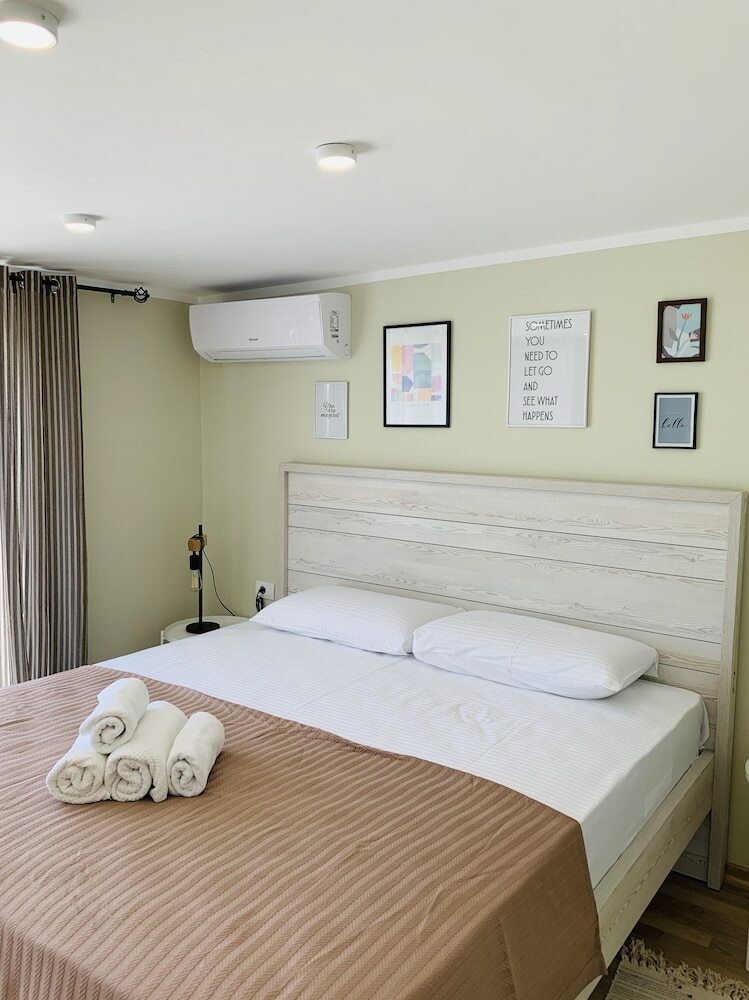 Apartamentos Golden Eagle
