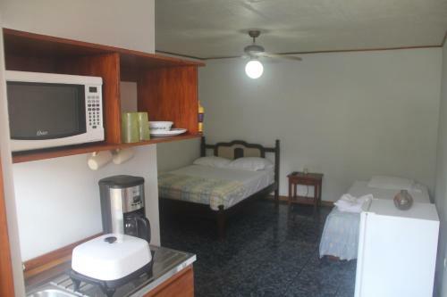 Hostal Hotel Reventazon & Guesthouse