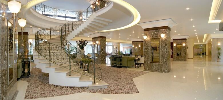 Palace Hotel-all Inclusive In Sunny Day Resort