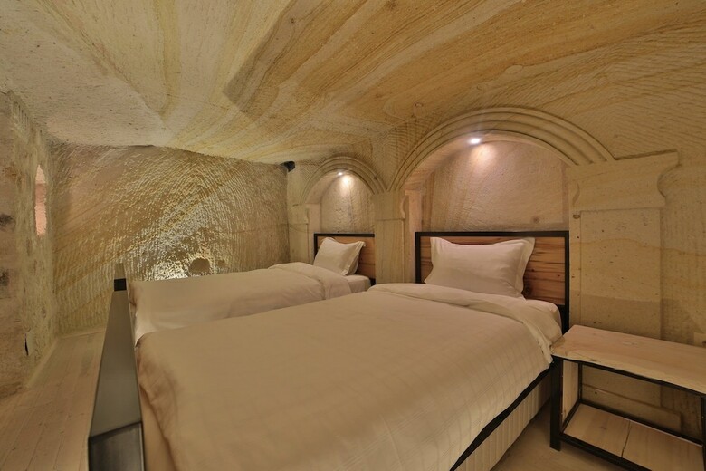 Hotel Taru Cave Suites