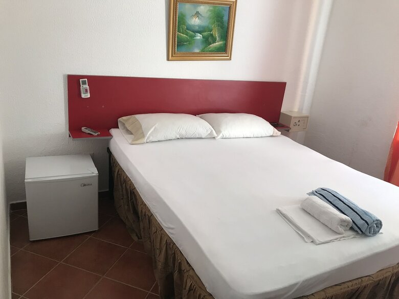 Hotel Apartments & Rooms Castello