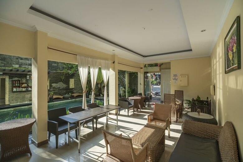 Posada Oyo 523 Dedy Beach Inn