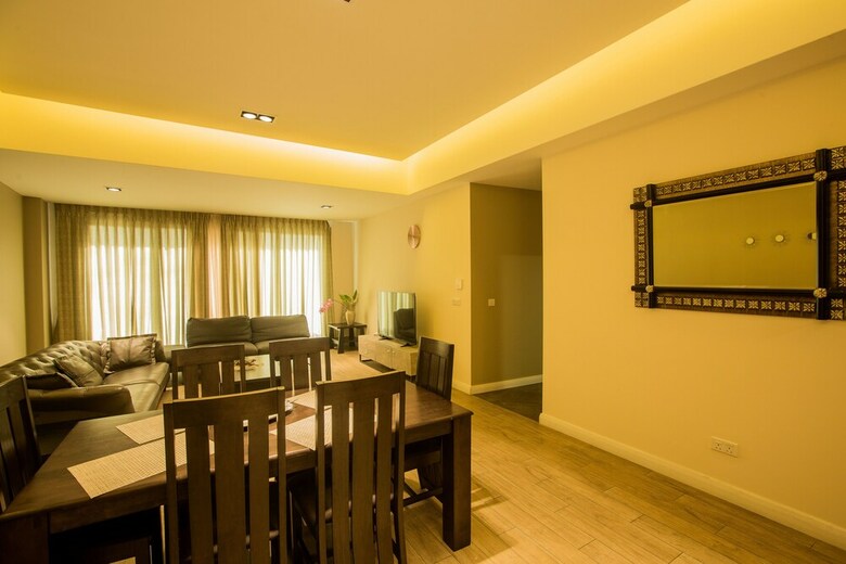 Apartamentos Accra Fine Suites