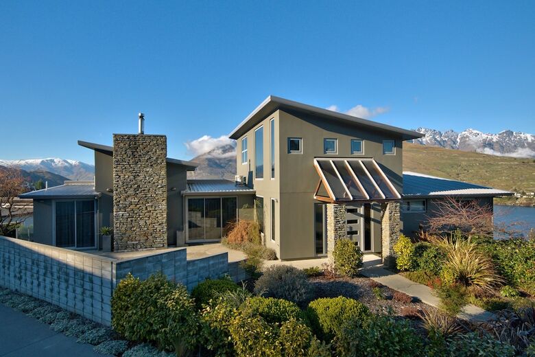 Hotel Luxury Lakeside Home - Remarkable View
