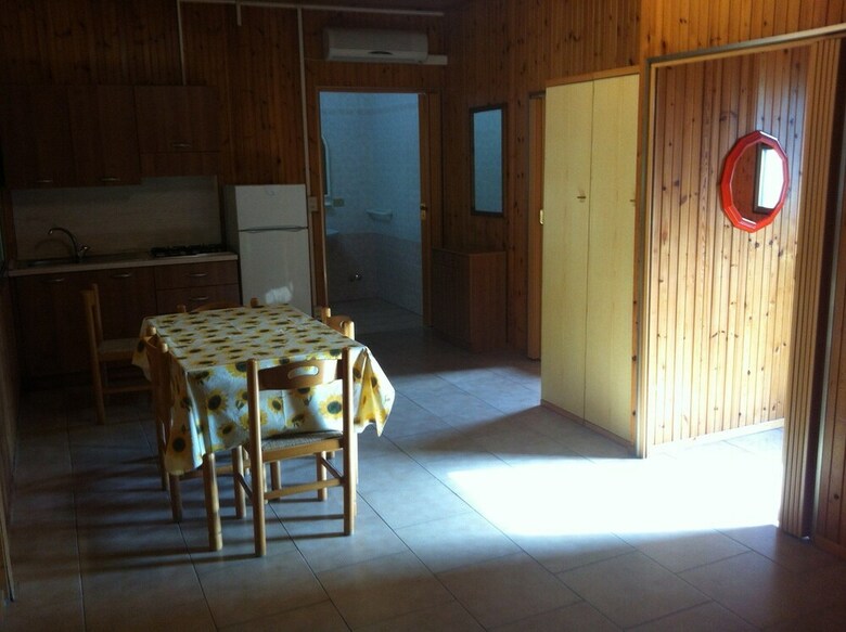 Viola Club Village
